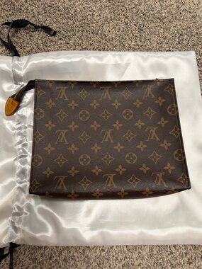 Louis Vuitton Toiletry 26 Pouch
